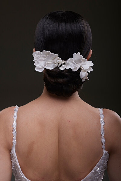 Hayalperest boncuk White Flower and Leaf Decorated Accessory on Bun Top