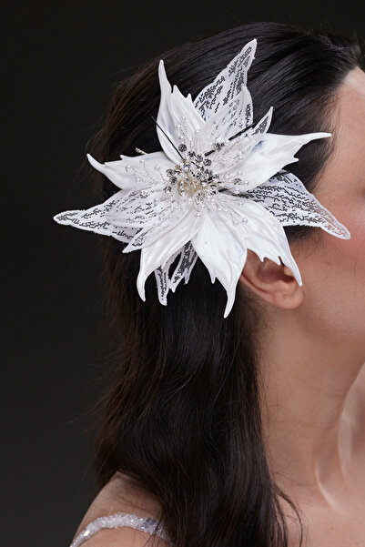 Hayalperest boncuk Large Flower Hair Clip with Dramatic Lace and Feather Detail