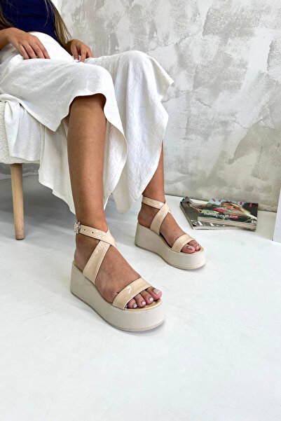 inizio Skin Patent Leather Wedge Heel Women's Sandals V4222