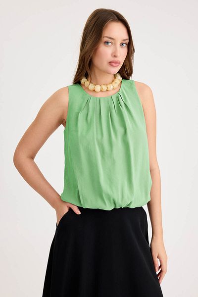 Vitrin Pleated Front Zero Sleeve Skirt Hem Elastic Blouse