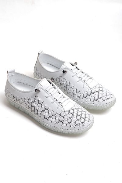 StWenn Genuine Leather Perforated Flower Patterned Comfortable Daily Shoes