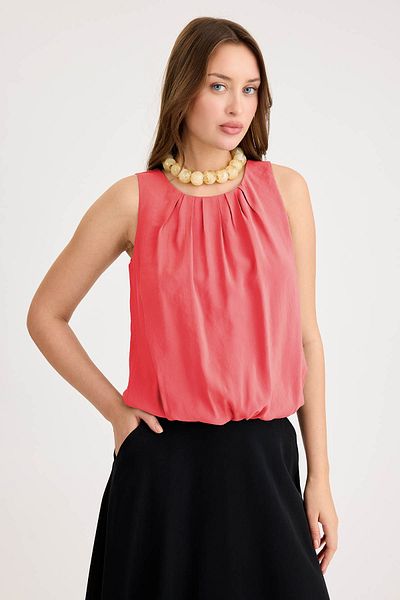 Vitrin Pleated Front Zero Sleeve Skirt Hem Elastic Blouse