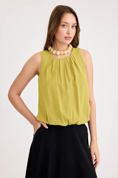 Vitrin Pleated Front Zero Sleeve Skirt Hem Elastic Blouse