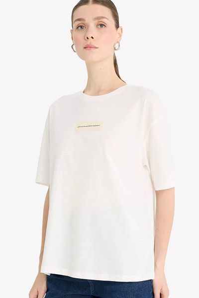 DeFacto Μπλουζάκι με κοντό μανίκι Relax Fit Crew Neck με απλικέ εμπριμέ χτενισμένο βαμβακερό F5102ax25sm
