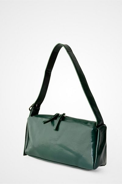 Yuka Atelier Τσάντα ώμου Naomi Shiny Faux Leather Baguette