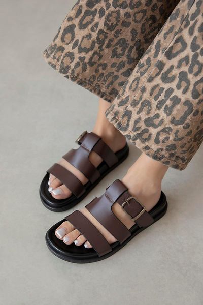 STRASWANS Toff Women's Buckle Detail Daily Comfort Slippers Brown