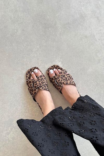 STRASWANS Huxx Women's Single Strap Daily Leather Slippers Leopard