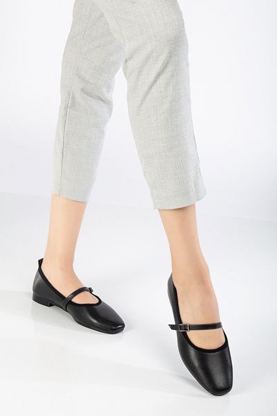 Tonny Black Women's Black Oval Toe Buckle Tie Ballerinas
