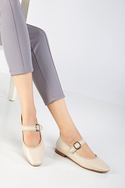 Tonny Black Γυναικείες μπαλαρίνες με οβάλ μπεζ αγκράφα