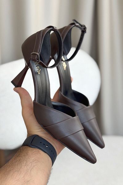 GOFFSHOES Дамски обувки Mikey на тънък ток - кафяви, от кожа