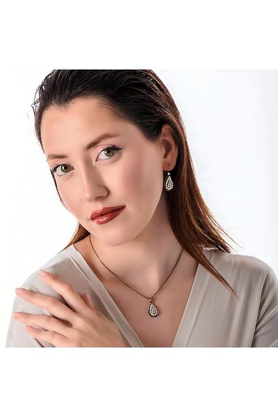 Atelier LEO Handmade Jewellery طقم أقراط على شكل قطرة ماء كلاسيكية مصنوعة يدويًا من الكريستال الصلب المقاوم للصدأ طقم مجوهرات نسائية