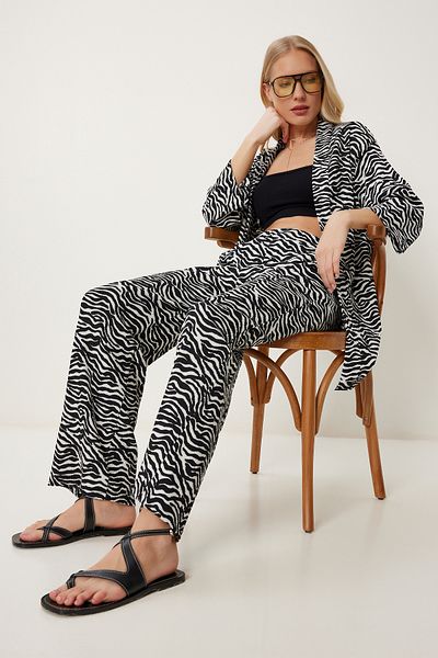 Happiness İstanbul Women's Black and White Patterned Flexible Knitted Bottom-Top Set Zv00314