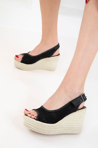 SOHO Schwarze Damenschuhe mit Keilabsatz 20671