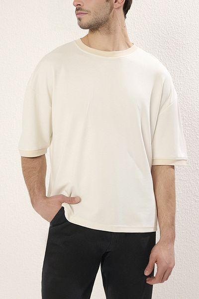 Trendyol Collection Μπλουζάκι με απαλή υφή εκρού Boxy Fit - TMNSS25TS00078