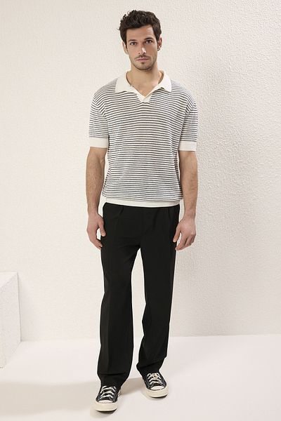 Trendyol Collection Pruhované pletené tričko Ecru Polo s výstřihem - Tmnss25Po00007