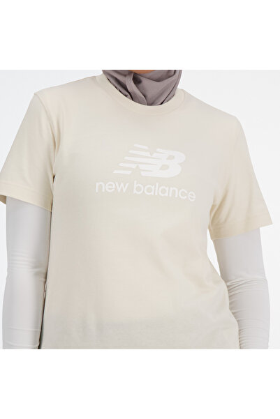 New Balance LINEN Sport Essentials Jersey Logo T-Shirt - S/S Top