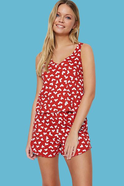 Trendyol Collection Rotes Baumwoll-Shorts-Pyjama-Set mit Herzen – THMSS23PT00199