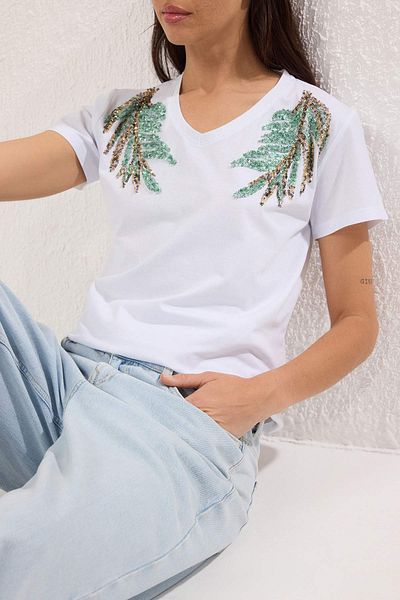 Edit by Trendyol Ecru Knitted T-Shirt with Sequins - 100% Cotton, Regular Fit Tedss25Ts00000