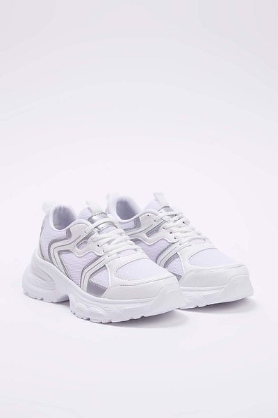 TRENDYOL SHOES Weiße Kontrast-Sportschuhe für Damen mit dicker Sohle TAKSS25SN00061