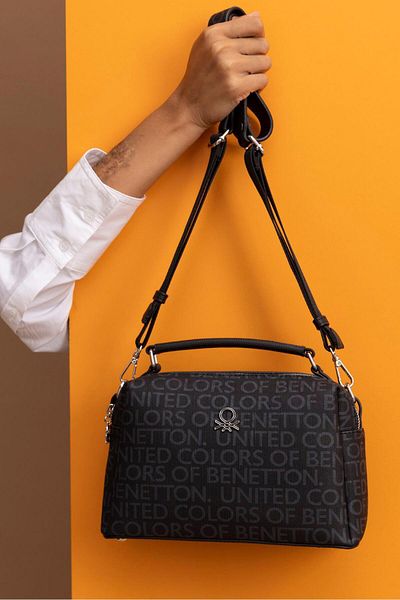 Benetton United of Colors Benetton Bnt-1384 Women's Shoulder & Shoulder Bag
