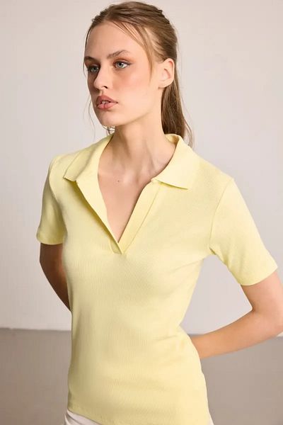 Gusto Tricou din bumbac cu guler polo - Galben