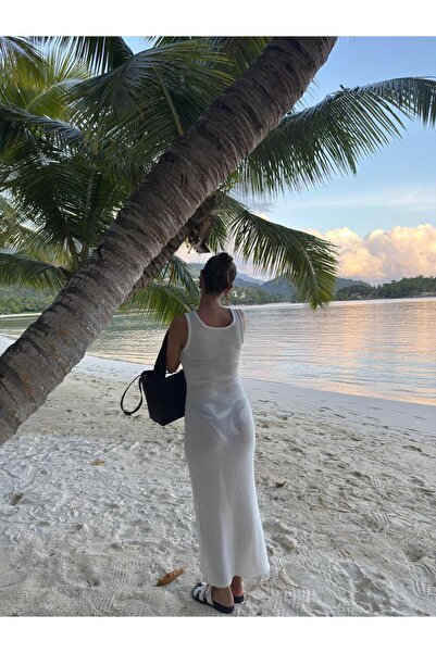 sinemkivanc co BÍLÉ PLYŠOVÉ ŠATY S DETAILY