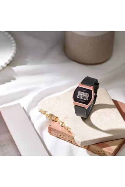 Casio ساعة كاسيو الرقمية النسائية بمينا ذهبي وردي - LW-204-1ADF