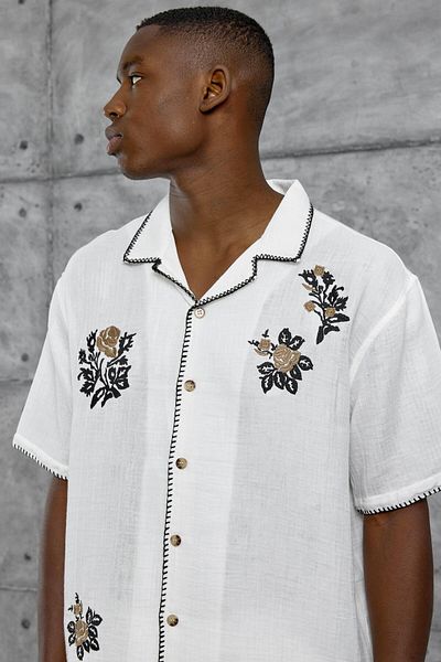 NOMARC White Oversize Leaf Embroidered Short Sleeve Shirt