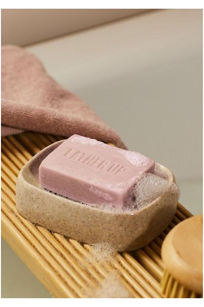 THE BODY SHOP British Rose Face and Body Soap 100 g