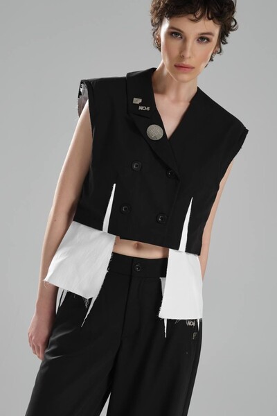 tw3 Women's Metal Accessory Poplin Garnished Double Breasted Design Vest