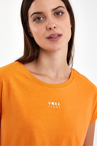 VENA Tricou pentru damă cu imprimeu Lovena cu logo-ul portocaliu Regular Fit - Gât crew