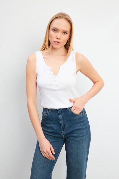 VENA Women's Matilda White Button Detailed Body Fitted Tank Top - 29541-022