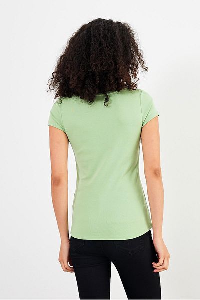 VENA Γυναικείο μπλουζάκι Matilda Water Green με λεπτομέρεια με κουμπιά που ταιριάζει στο σώμα