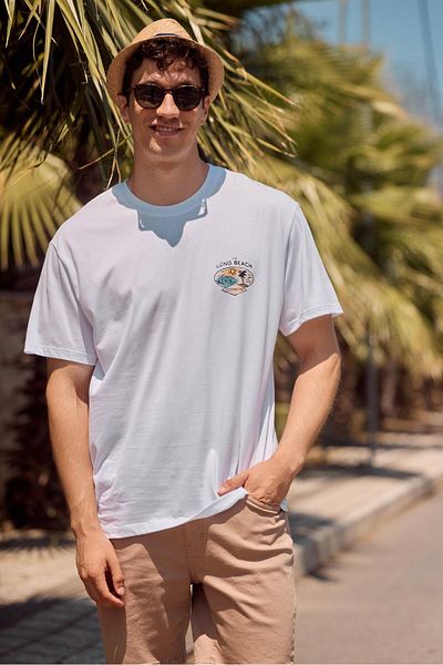 VENA Men's Crew Neck White Printed Regular Fit T-Shirt