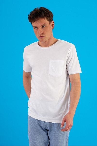 VENA Men's White Basic T-Shirt - Simon, Crew Neck and Pocket Detail