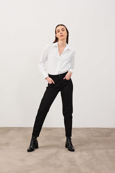 VENA Pantaloni de jeans de culoare neagră Kyla Mom - negri