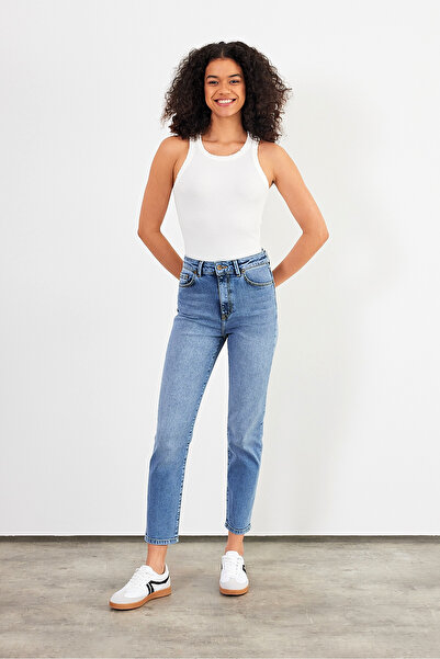 VENA Jessica Vintage Med Blue Mom Jean Pants - Vintage Med Blue