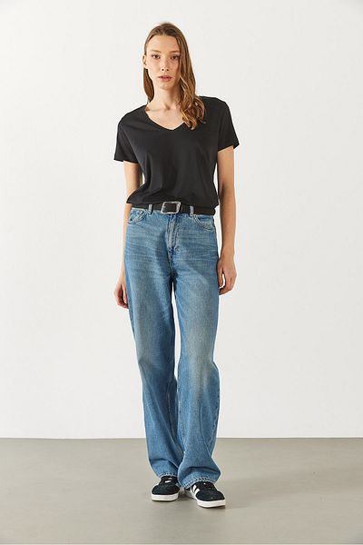 VENA Tricou modal cu decolteu în V Boyfriend (TENCEL)(TM) - NEGRU