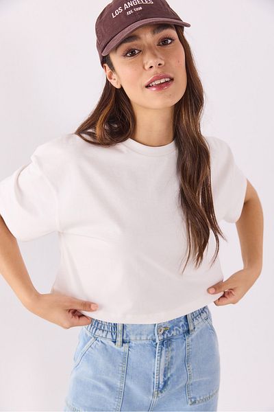 VENA Κοντομάνικο T-shirt - Crop Top σε Σχήμα Ελεφαντόδοντου