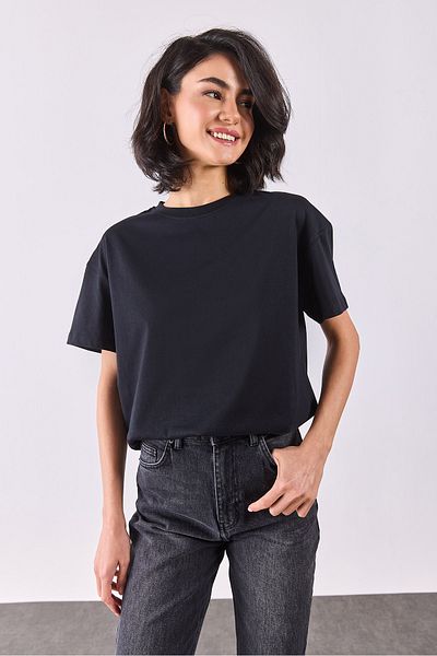 VENA Tricou de bază cu decolteu oversize, cu potrivire confortabilă - NEGRU