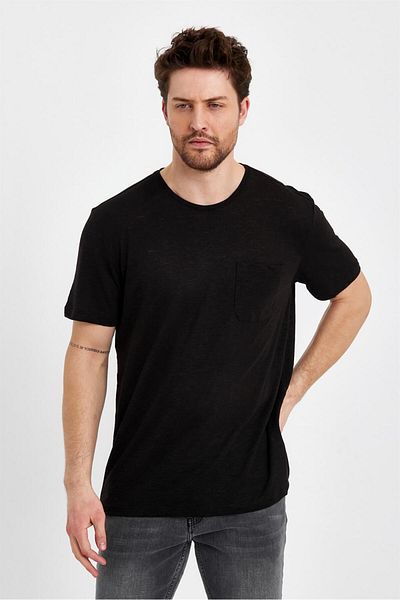 VENA Stewart Crew Neck Pocket Λεπτομερές μπλουζάκι με κανονική εφαρμογή με φτερό - Μαύρο