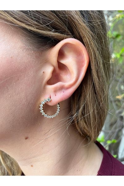 MODA 2 Pairs of Round Stone Earrings – Stylish and Timeless Design