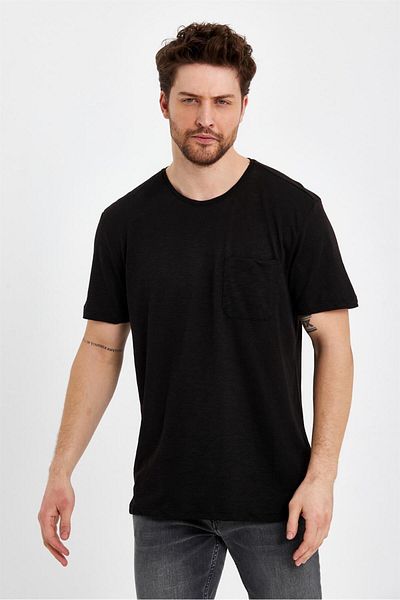VENA Stewart Crew Neck Pocket Λεπτομερές μπλουζάκι με κανονική εφαρμογή με φτερό - Μαύρο