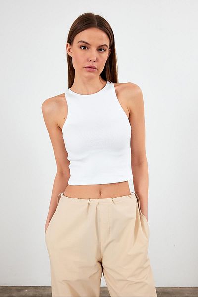 VENA Sandra Halter Top Crop Tank - Alb