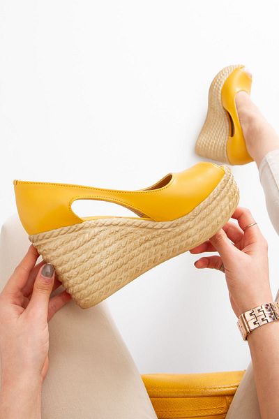derithy Older Wedge Heeled Shoes-mustard-lzt0536