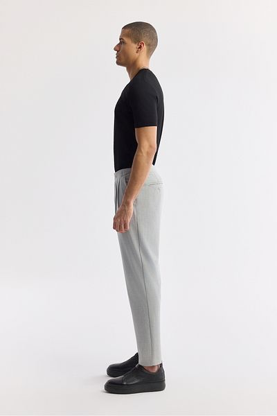 Avva Men's Gray Carrot Fit Classic Waist Pleated Epaulet Detailed Trousers A51Y3026