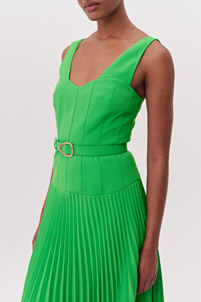 Exquise Plisoley Kemer Detaylı Midi Boy Krep Elbise