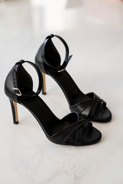 sovrana Black High Heels - Cross Strap Model