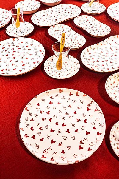 Bambum Pera Love 32 Piece Porcelain Breakfast Set