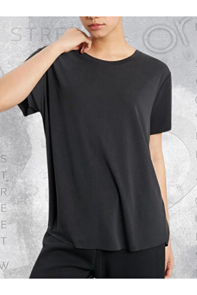 less is or طاقم الرقبة الأسود الليزر قطع الأساسية التي شيرت